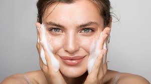 Gluta White Face Wash | Skin Brightening + Anti-Aging Cleanser 100g